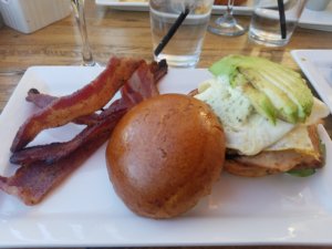 eating el paso brunch bacon burger