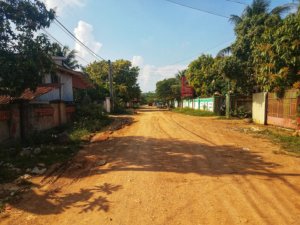 dirt road kampot cambodia