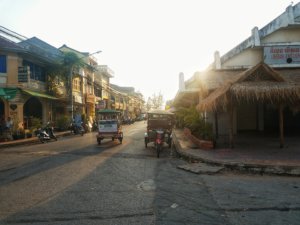 tuk tuk kampot cambodia