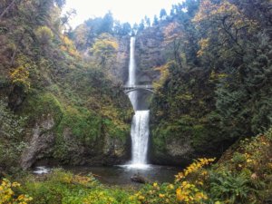 Multnomah Falls Oregon natural wonders