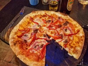 eating Luang Prabang La Salina pizza