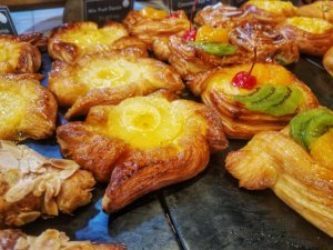 pastries eating luang prabang