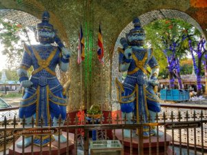 Kyauktawgyi Temple blue warrior statues