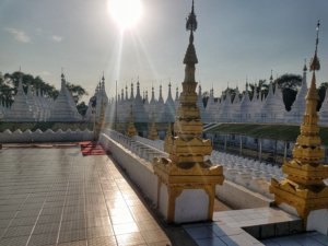 Sandamuni Pagoda Sunshine
