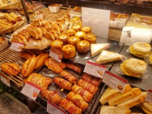 unhealthy travel temptations