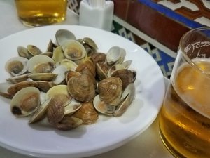 tapas mussels caña beer