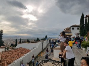 Mirador San Nicolas Granada crowds