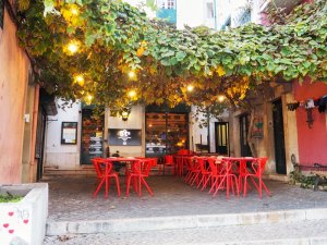 tourist restaurant Alfama Lisbon