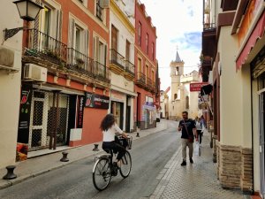 solo travel bike transportation Seville