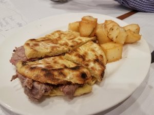 prego sandwich milho frito Lisbon