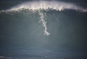 Nazare Portugal Big Wave surfing