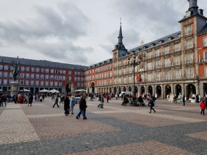Plaza Mayor full of tourists in Madrid, Sapin