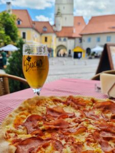 Romanian Craft Beer and pizza in piata mica