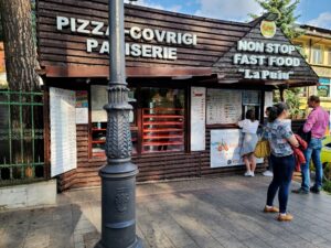perfect budget travel food choice in Sinaia from these fast food snack stands